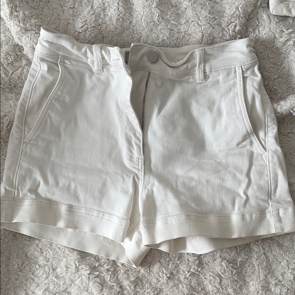 Everlane shorts size 6 white
